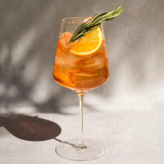 klassischer Aperitivo mit typisch italienischen Aromen als Spritz mit Prosecco