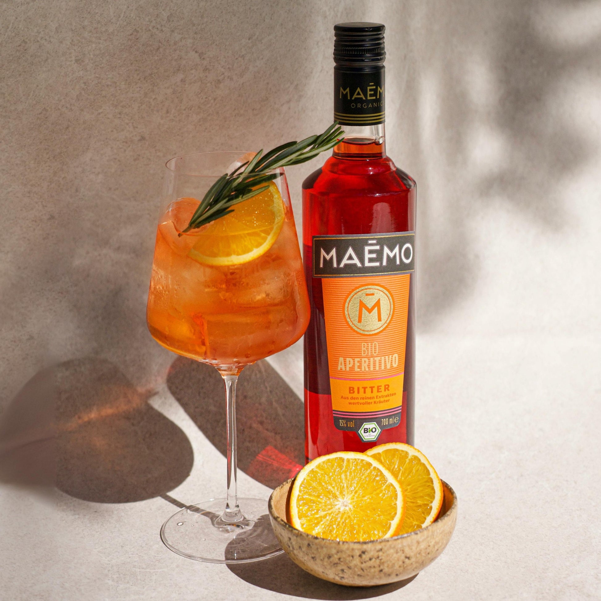 klassischer Aperitivo mit typisch italienischen Aromen als Spritz / Highball mit Prosecco