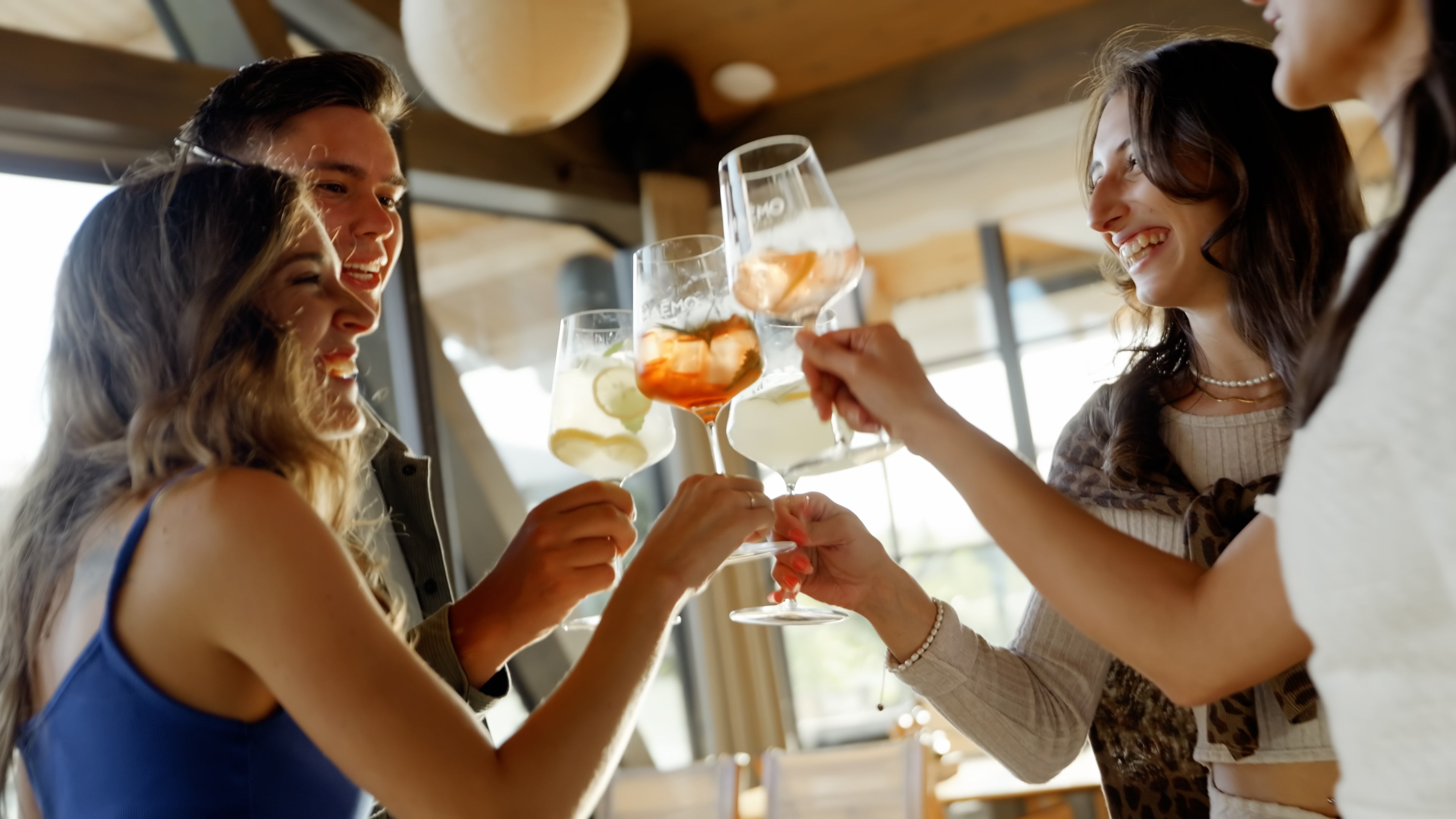 MAEMO organics | Sommer Drinks | Aperitif | Aperitivo | GLÜH&GIN | Spritz Getränke | Bio Getränke | Highball